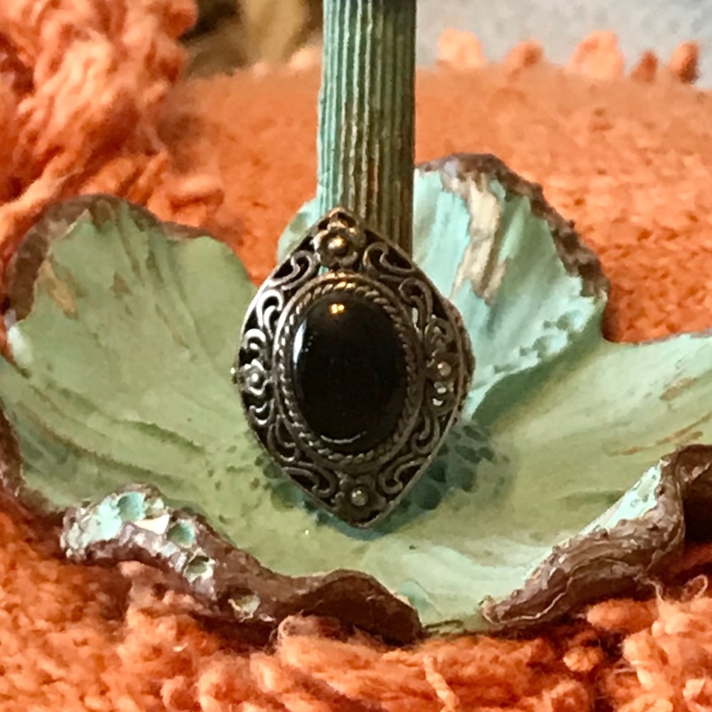 Vintage Black and Silver Ring